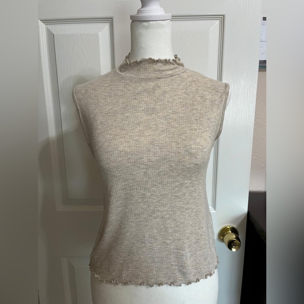 💙Gemstone Light brown scoop neck top